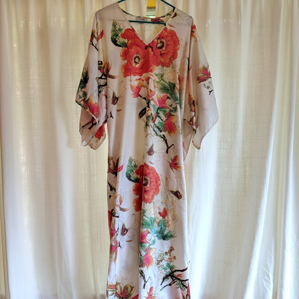 Natori — Empress V Neck Graphic Caftan